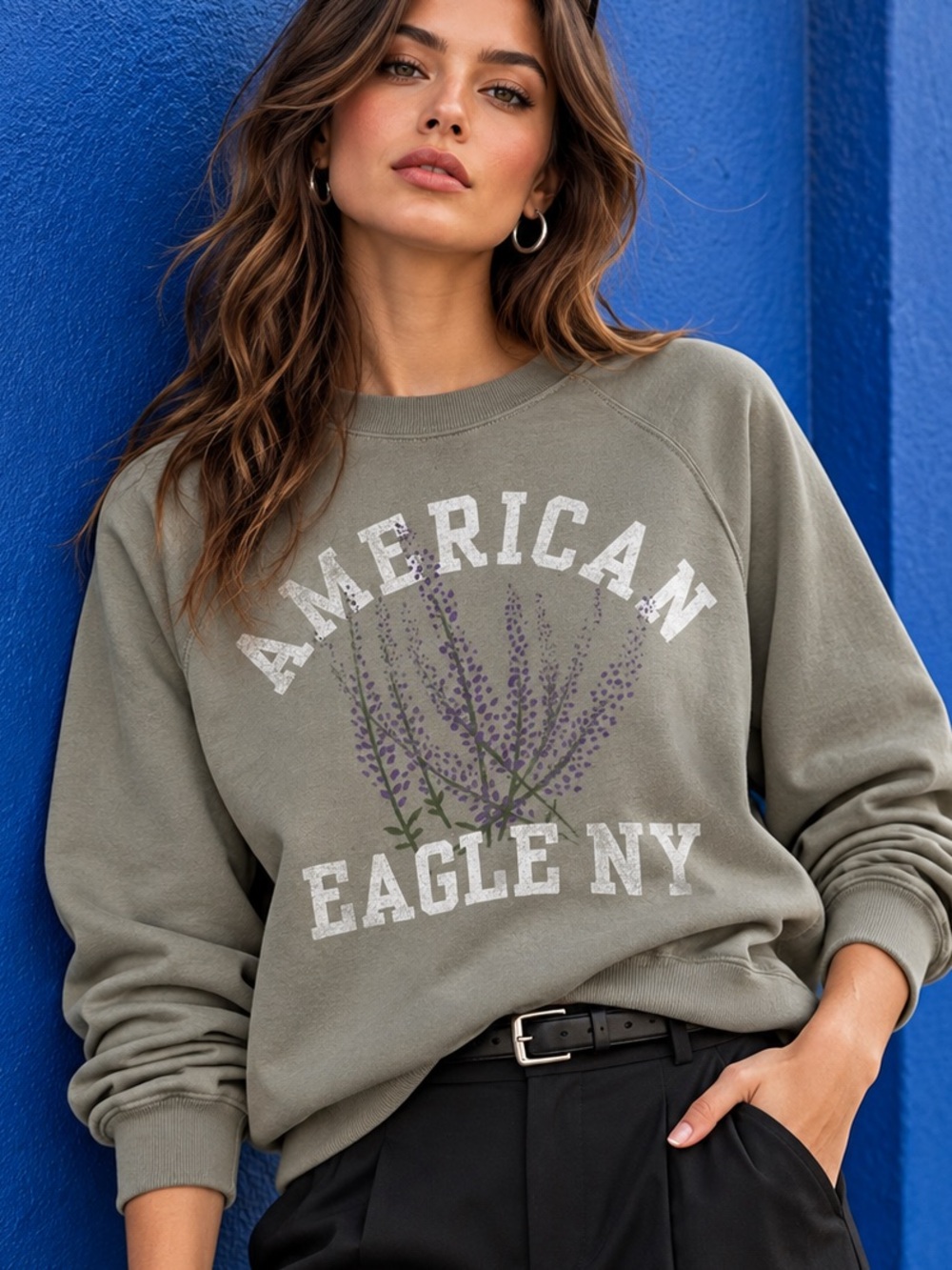 American Eagle Sage Gray Lavender Floral Graphic Sweatshirt M